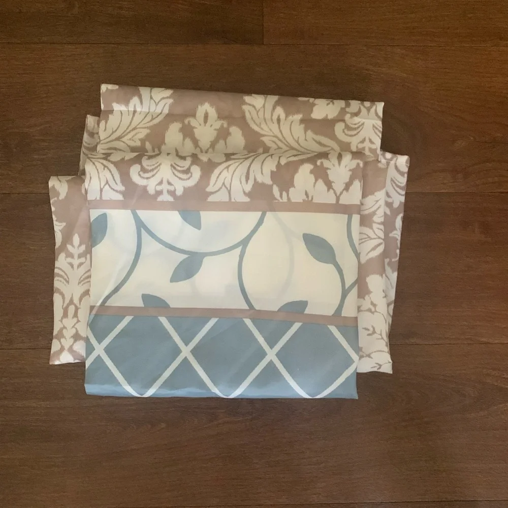NWOT Slippery Satin Like Fabric Shower Curtain Turquoise Beige Design 70X72.5”